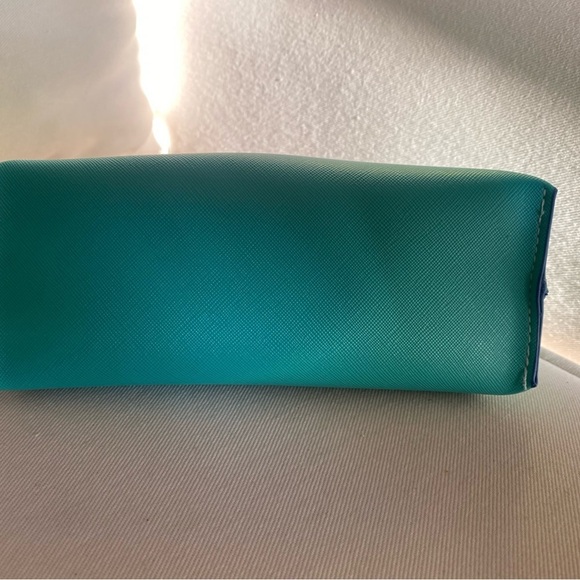 Gorgeous La Mer makeup bag - Picture 7 of 12